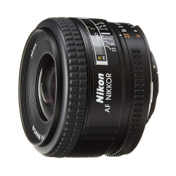 Nikon 35mm 1:2 AF D NIKKOR